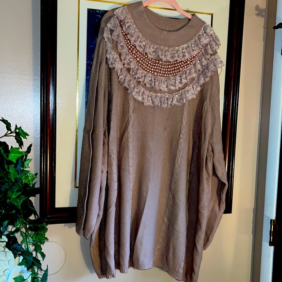 Sweaters - Beautiful lightweight sweater with pearls n lace  sz 4x
